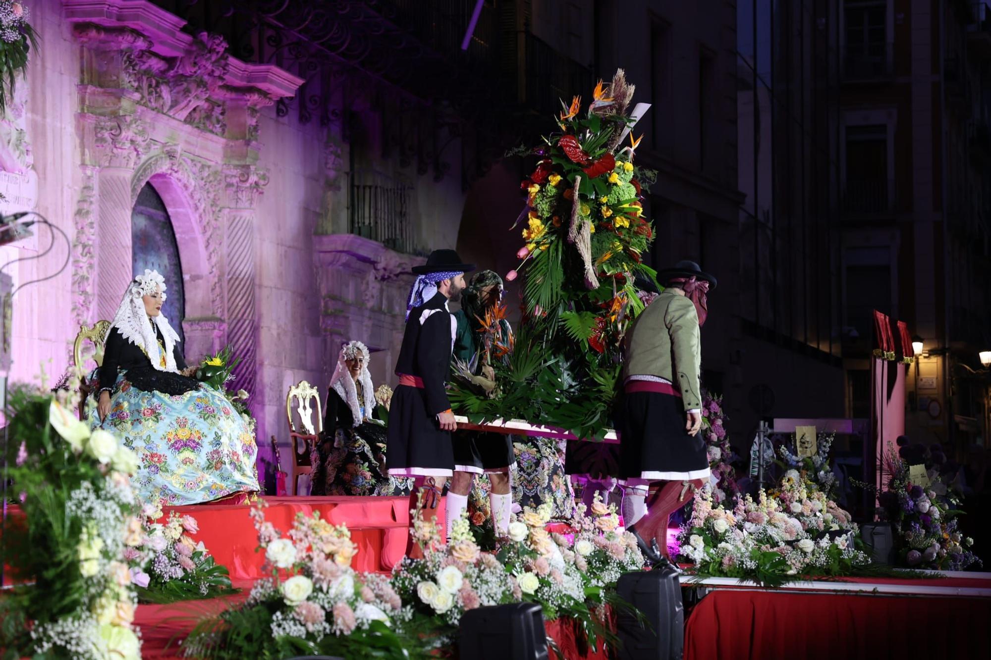 Las Hogueras de Alicante ya tienen proclamadas a la Bellea del Foc y a sus damas de honor