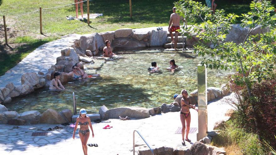 Las termas ganarán tras el verano aforo y horario y ya no habrá turnos de acceso