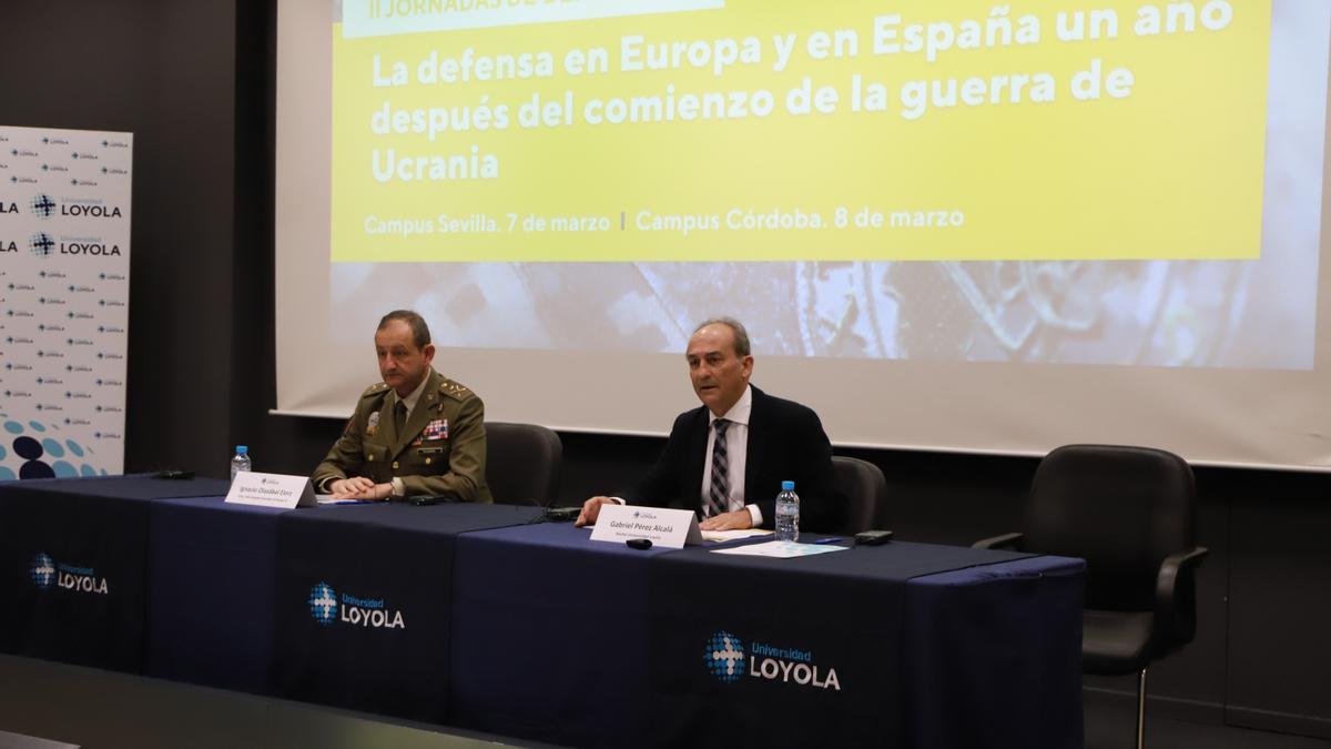 Analizan la seguridad en España tras la invasión de Ucrania en un foro en la Universidad Loyola.