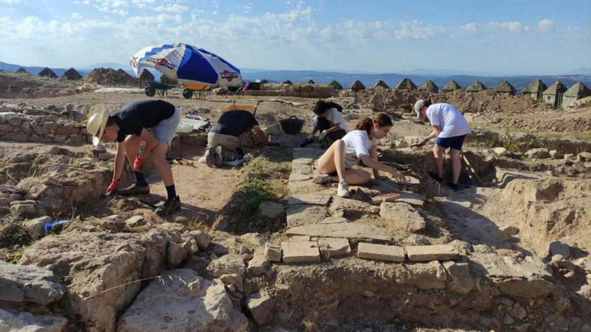 Ahir va finalitzar la 8a campanya al Castell de Berga | AMICS CASTELL DE BERGA