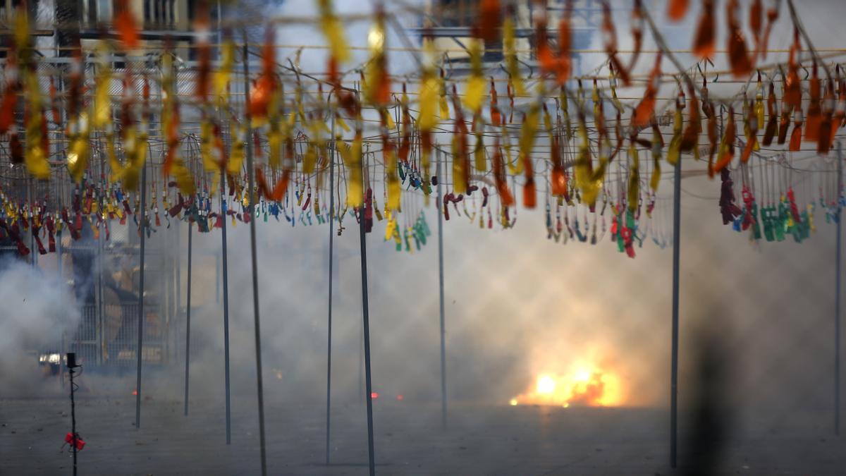 El transcurso de una mascletà en las Fallas de València