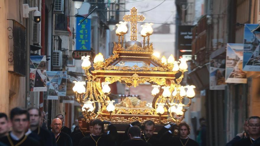 El Santo Entierro, alma de la Semana Santa de Orihuela