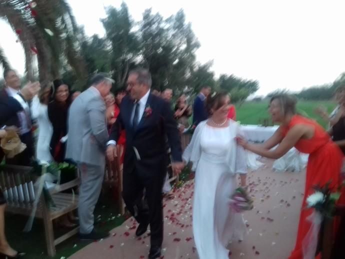 Boda en Maspalomas de los comisarios Sagrario de León y Antonio Jarabo