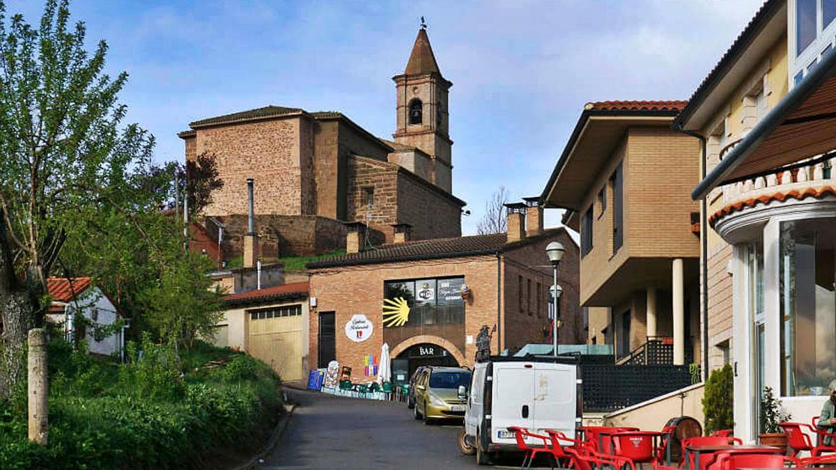 Iglesia de San Saturnino de Ventosa en La Rioja  junto al albergue jacobeo.