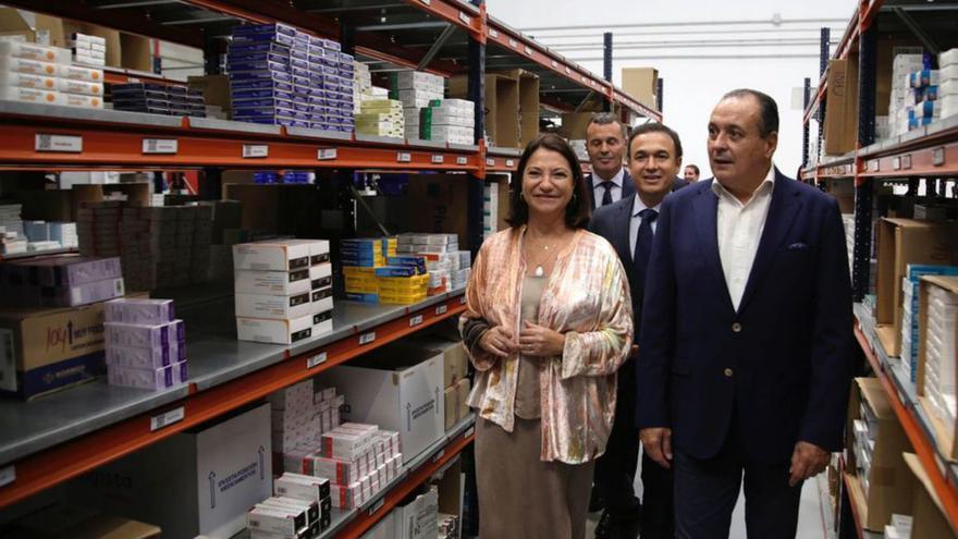 Trujillo destaca la agilidad en la entrega de fármacos desde el nuevo almacén de Cofarca