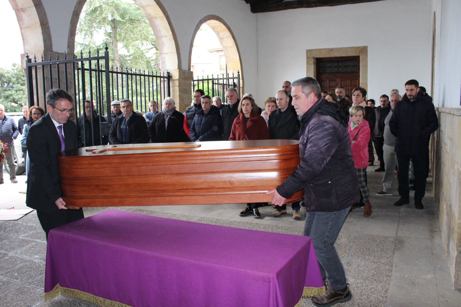 Emotiva despedida a consuelo Busto, leyenda de la sidra