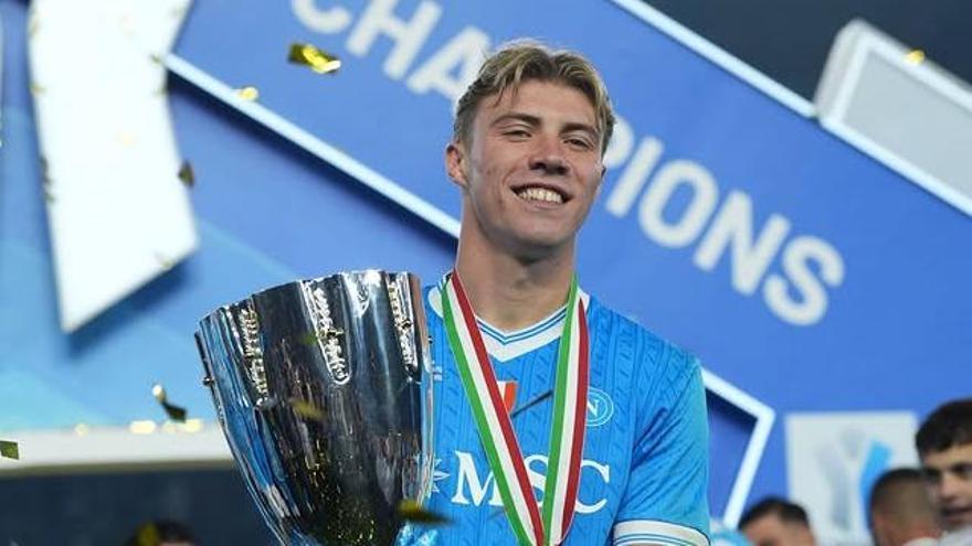 Rasmus Hojlund, feliz en el Nápoles