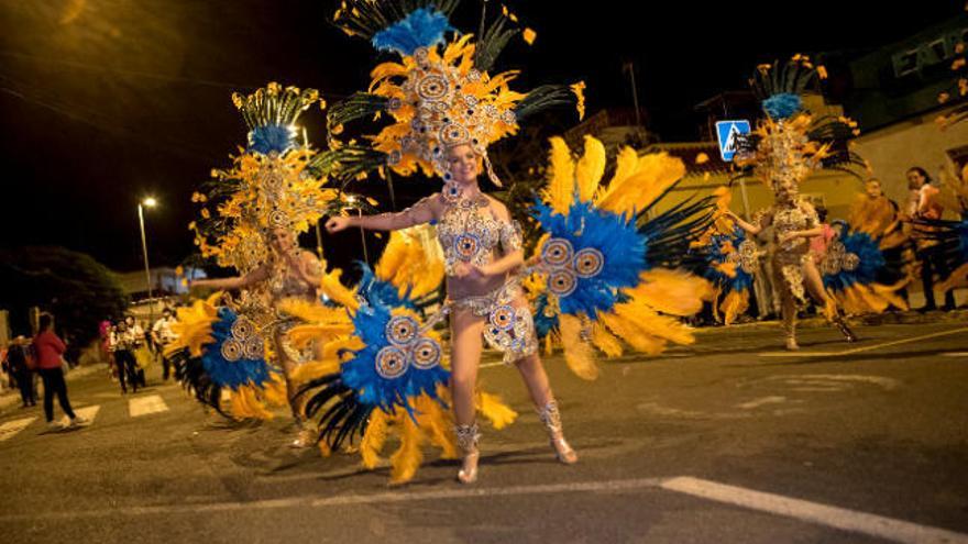 Pasacalles del carnaval de Mogán.