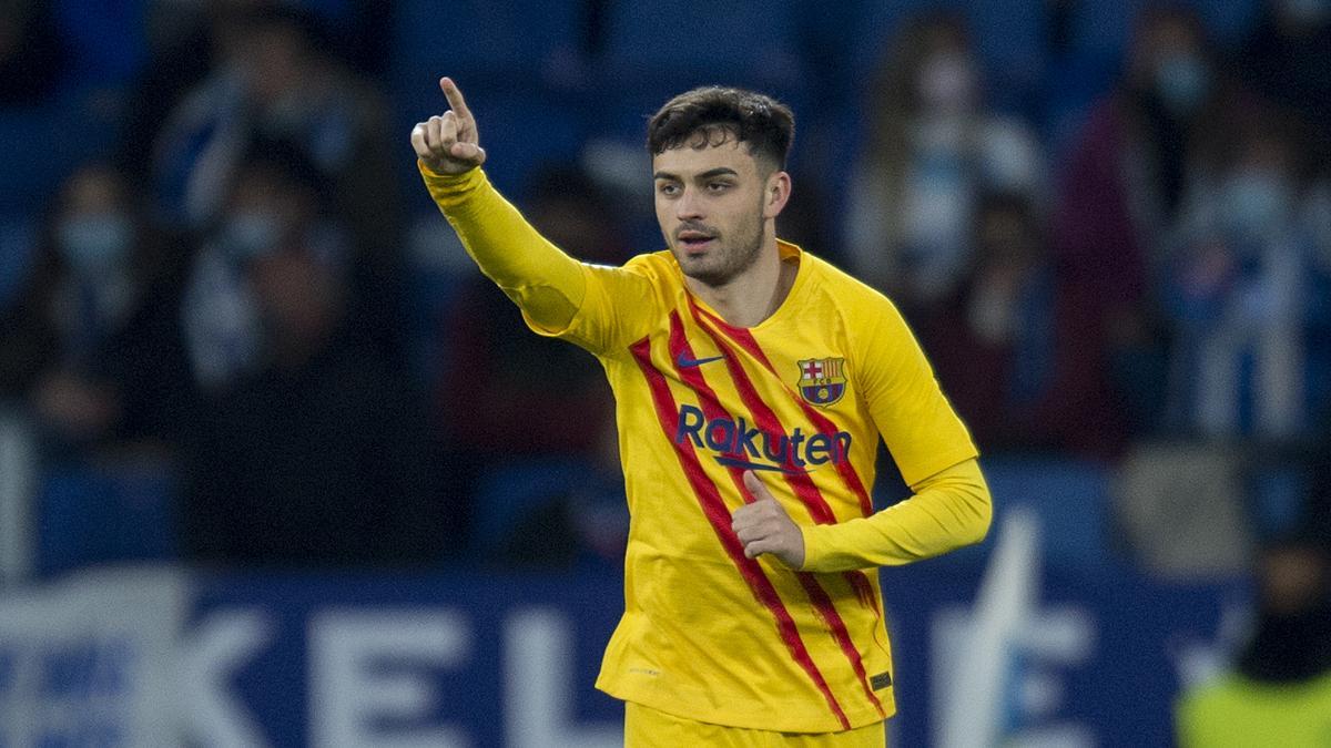 Pedri celebra su gol durante el partido de liga entre el RCD Espanyol y el FC Barcelona.