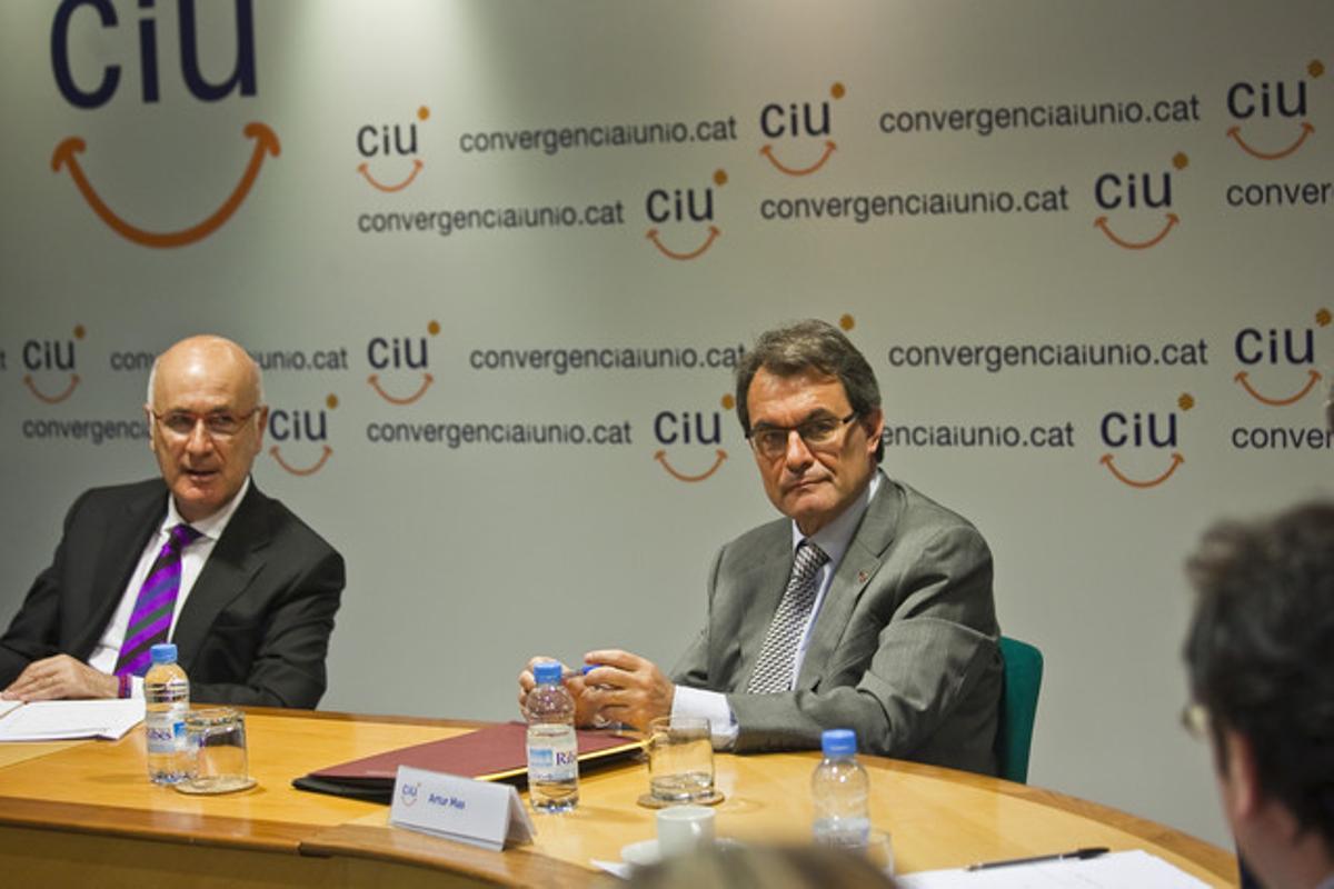 Artur Mas i Josep Anton Duran Lleida, durant una reunió de l’executiva de CiU a la seu d’Unió, al juliol. Artur Mas i Josep Anton Duran Lleida, durant una reunió de l’executiva de CiU a la seu d’Unió, al juliol.