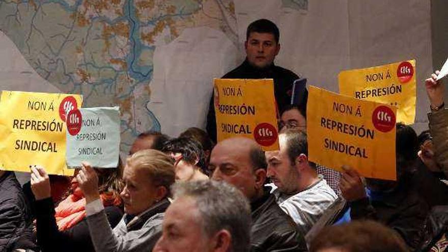 La CIG acusó en pleno al gobierno local de represión sindical.  // A. H.