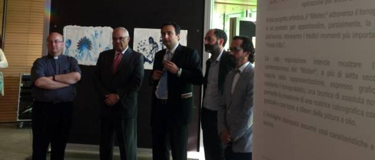 La exposición sobre el Misteri y el tonograbado inaugurada en Milán, donde también se promocionó y habló sobre La Festa.