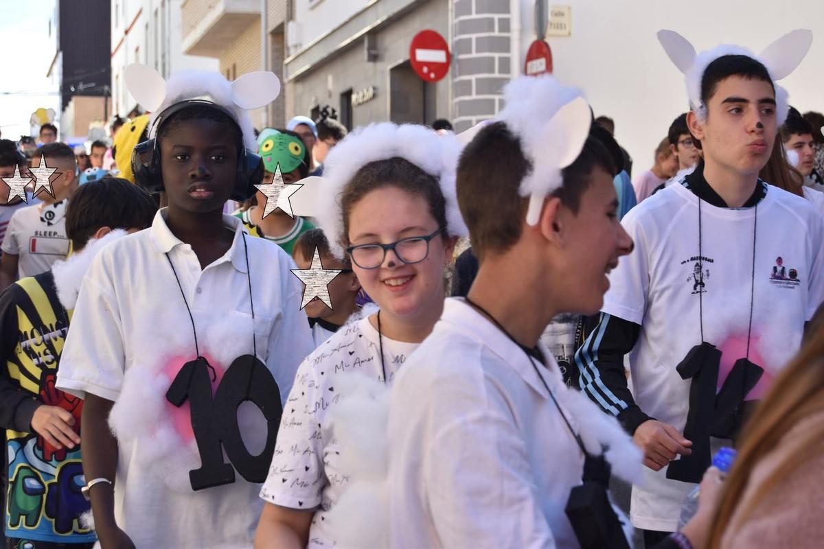 'Escuelas que comparten, escuelas que disfrutan': el Carnaval inclusivo recorre las calles de Andorra