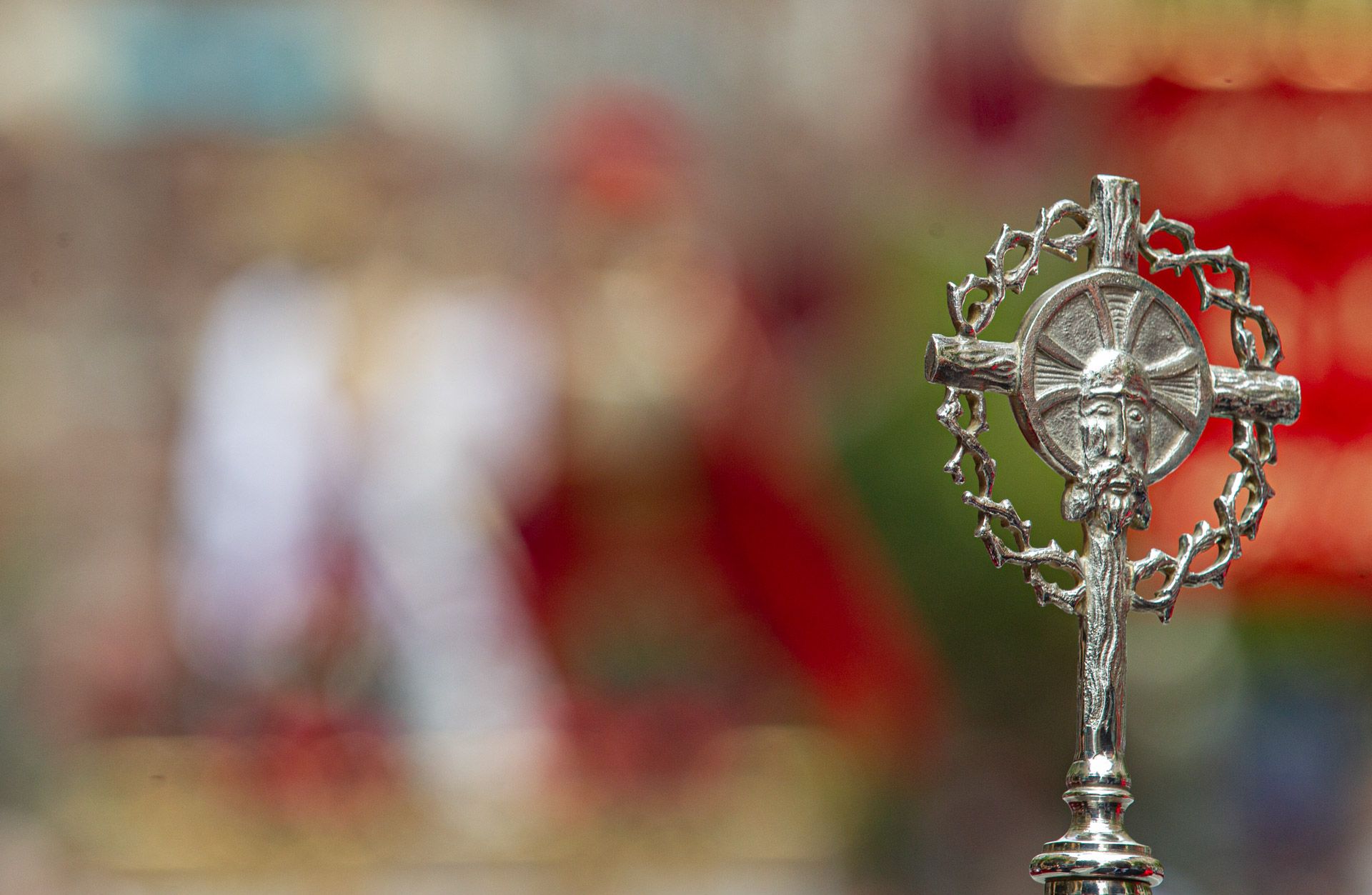 La procesión de la Sentencia recorre las calles en el Viernes Santo en Alicante