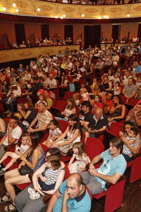 Els escentaris del Teatre Municipal i la Plaça de Pallol es van omplir de públic familiar