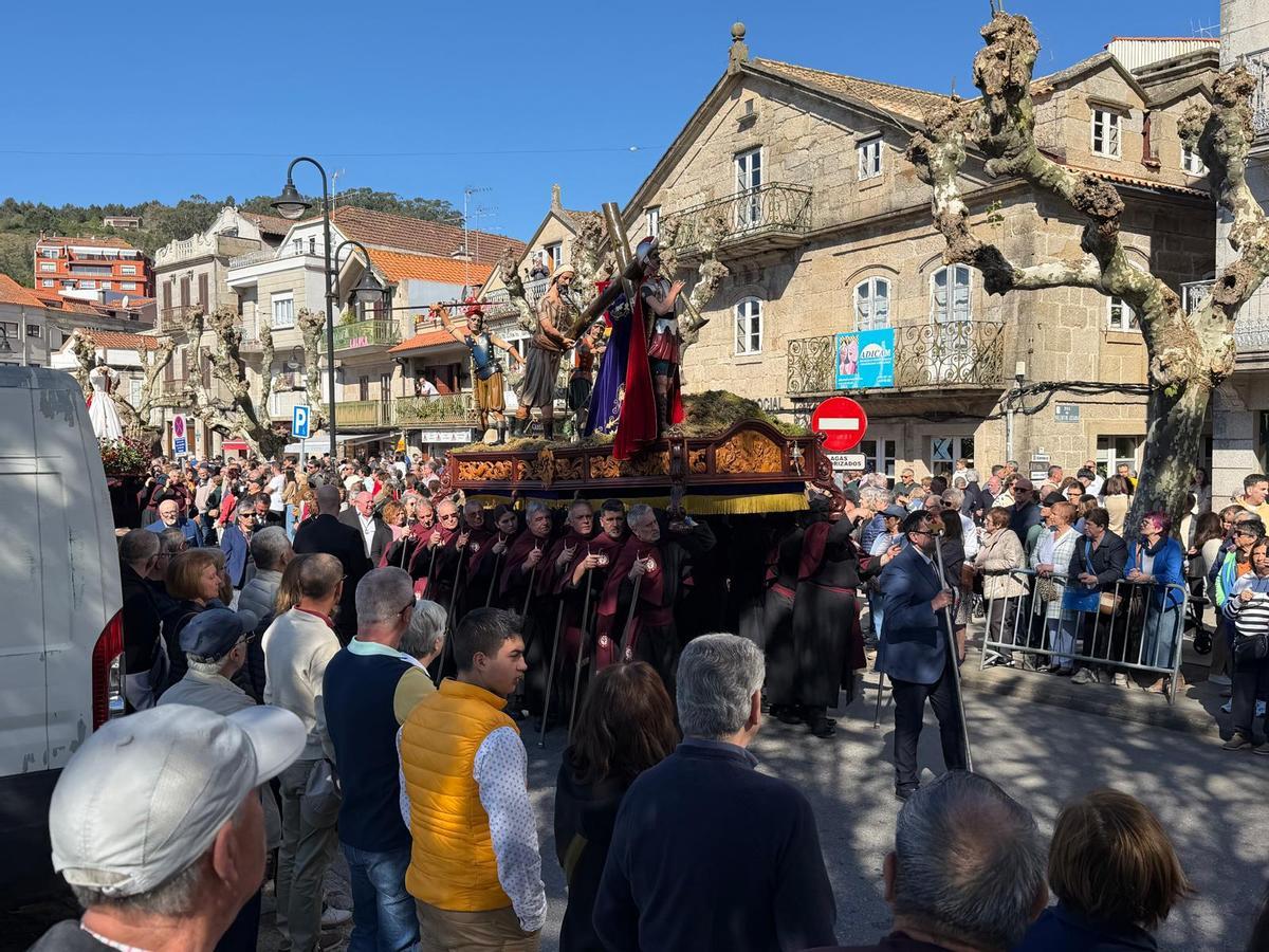 Viernes Santo en Cangas. El Santo Encuentro Viernes Santo en Cangas. El Santo Encuentro