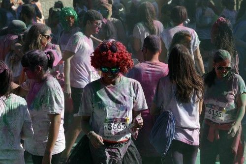 Samil se tiñe de múltiples colores con la Holi Run