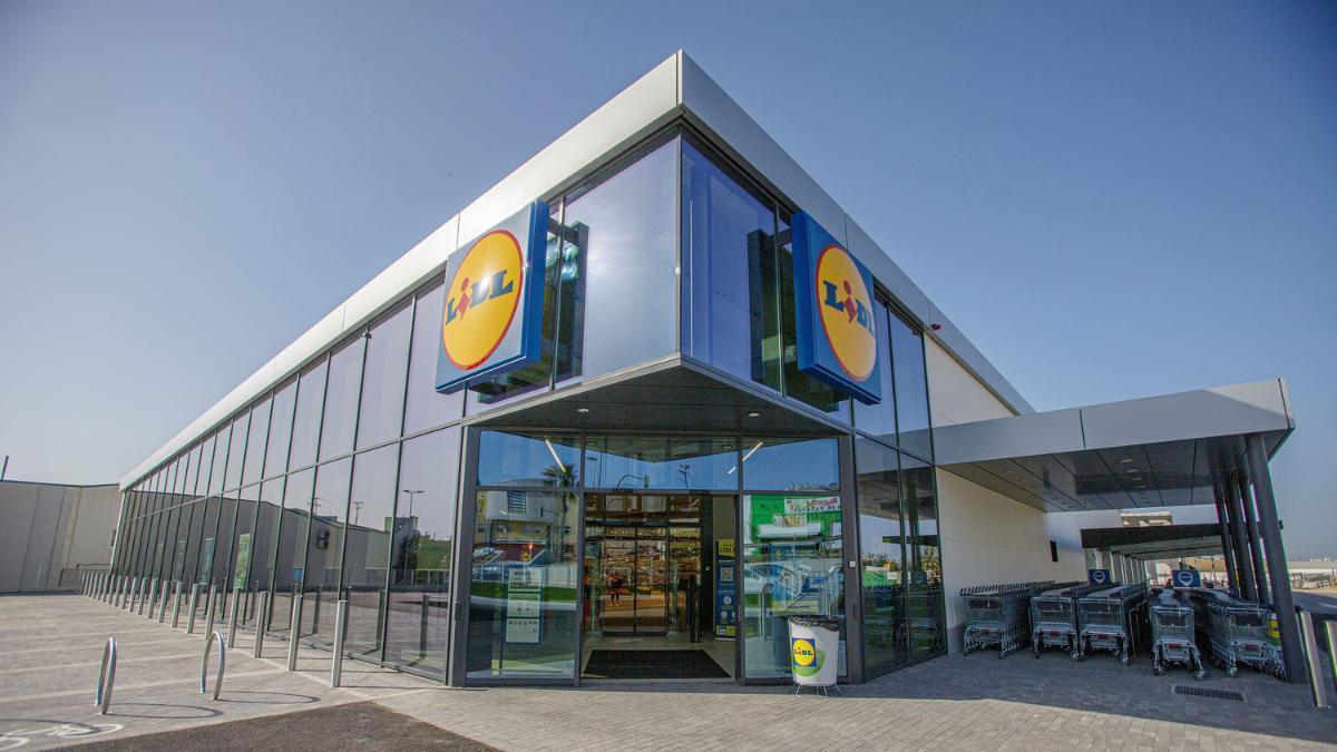 Mañana se esperan colas kilométricas en Lidl para conseguir el potente altavoz inalámbrico más barato del mercado de estética retro y perfecto para llevar a cualquier parte