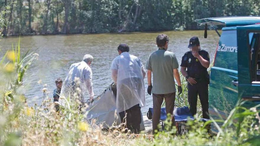Los participantes del Descenso Ibérico encuentran un cadáver en el río Duero