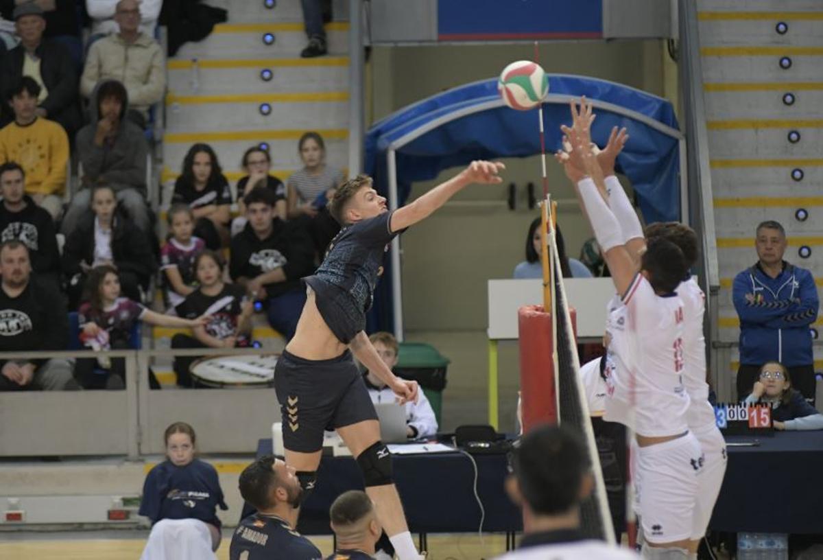 Imagen del partido del Palma con el Cisneros de Tenerife.