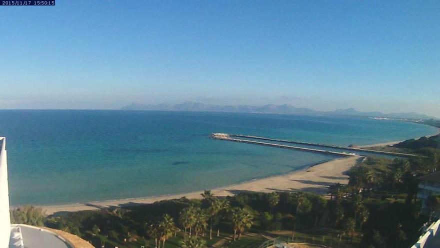 Leer unter der Herbstsonne: Der Strand von Muro am Dienstagvormittag (17.11.)