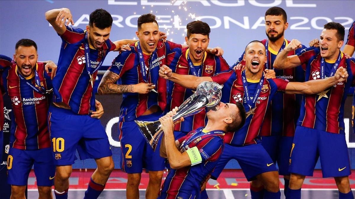 El Barça de fútbol sala celebrando la Champions 2020