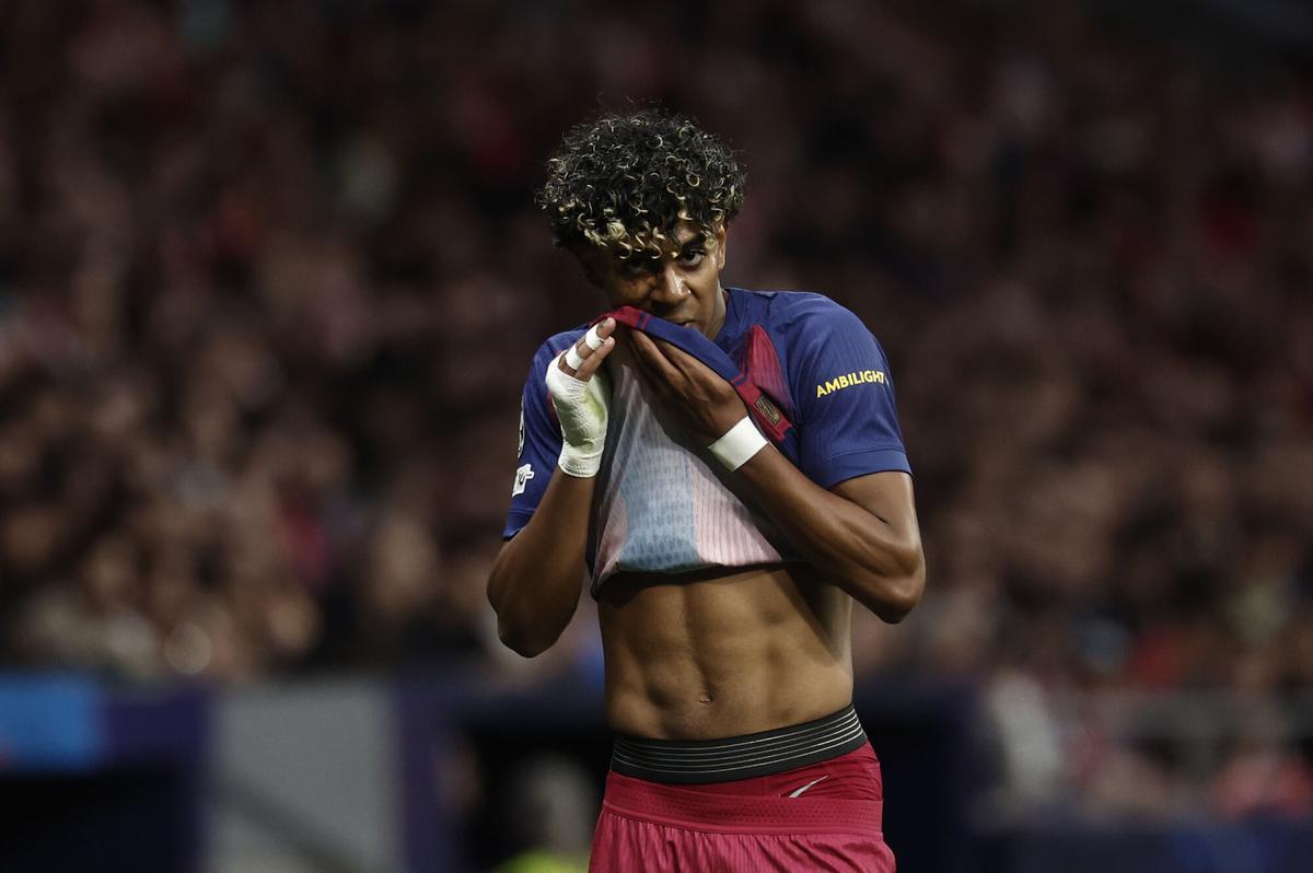 Lamine Yamal, durante el partido de vuelta de cuartos de final de Liga de Campeones entre el Atlético de Madrid y el Barcelona