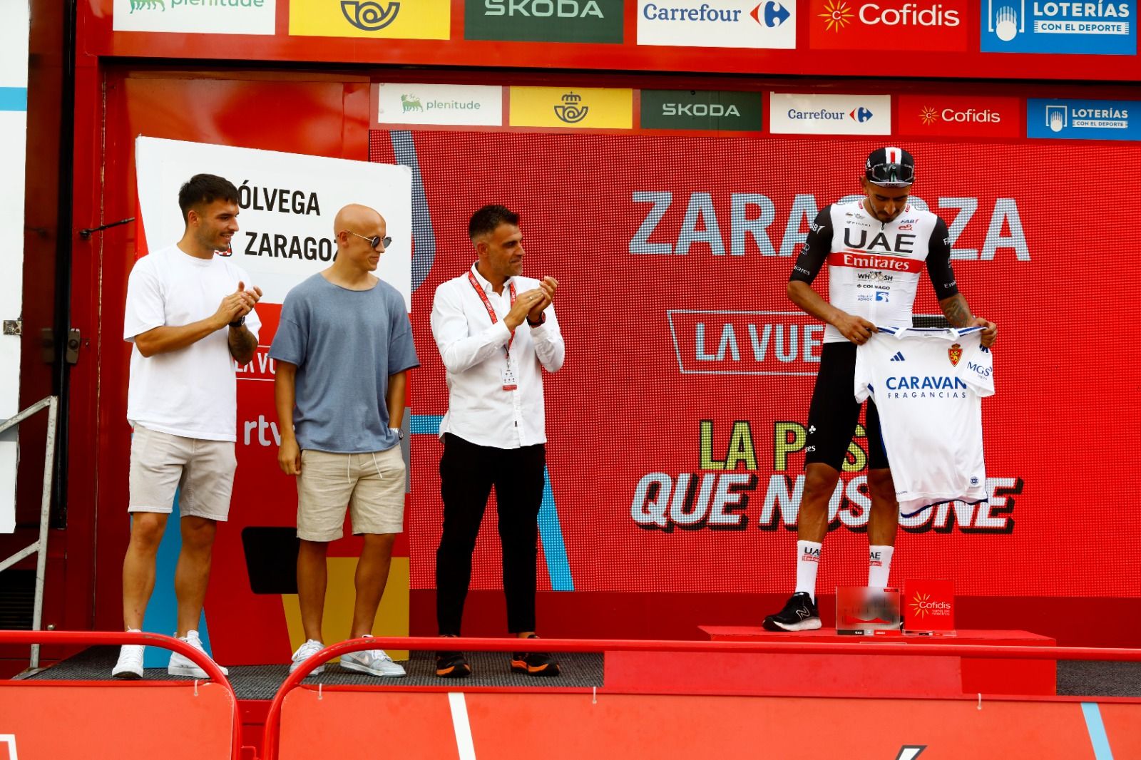 Las mejores imágenes del final de etapa de La Vuelta en Zaragoza
