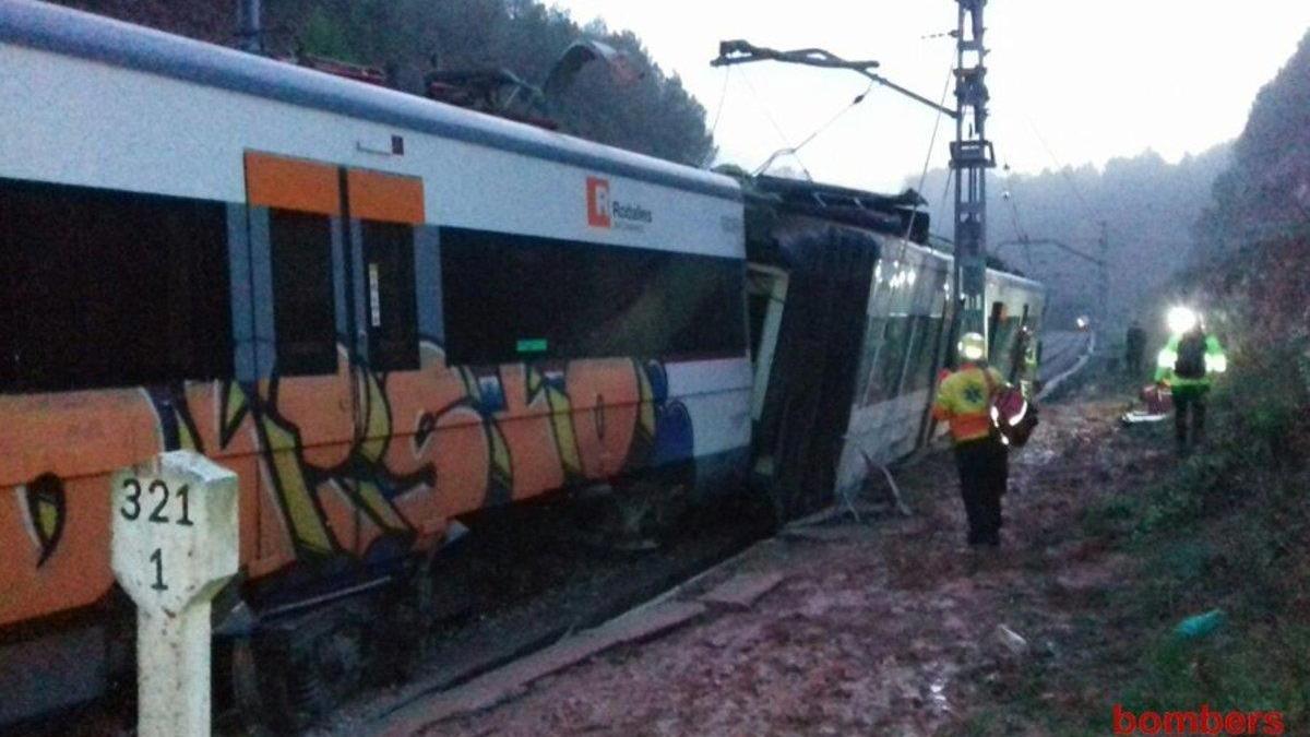 Un muerto y once heridos al descarrilar un tren en Vacarisses