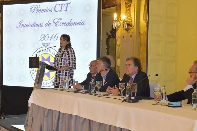 Entrega de los premios del Centro de Iniciativas ...