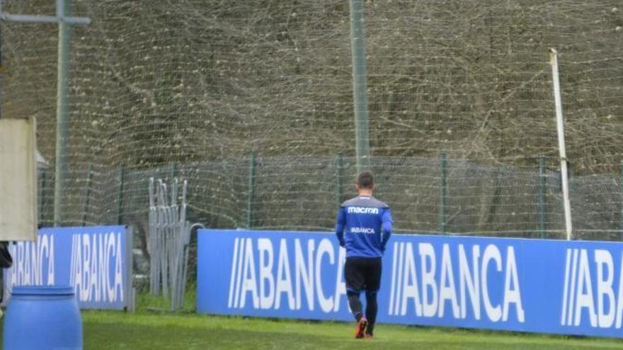 Çolak abandona el entrenamiento por orden del técnico // Arcay/RollerAgencia