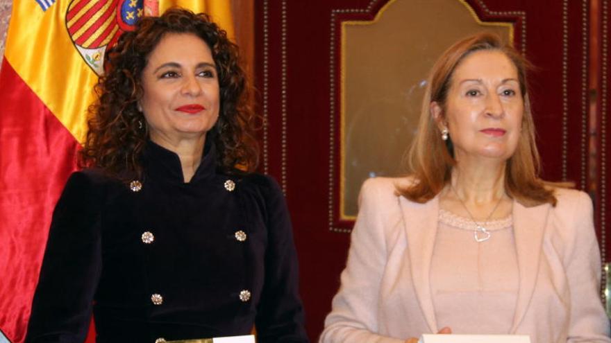 La ministra d&#039;Hisenda, Maria Jesús Montero, i de la presidenta del Congrés, Ana Pastor.