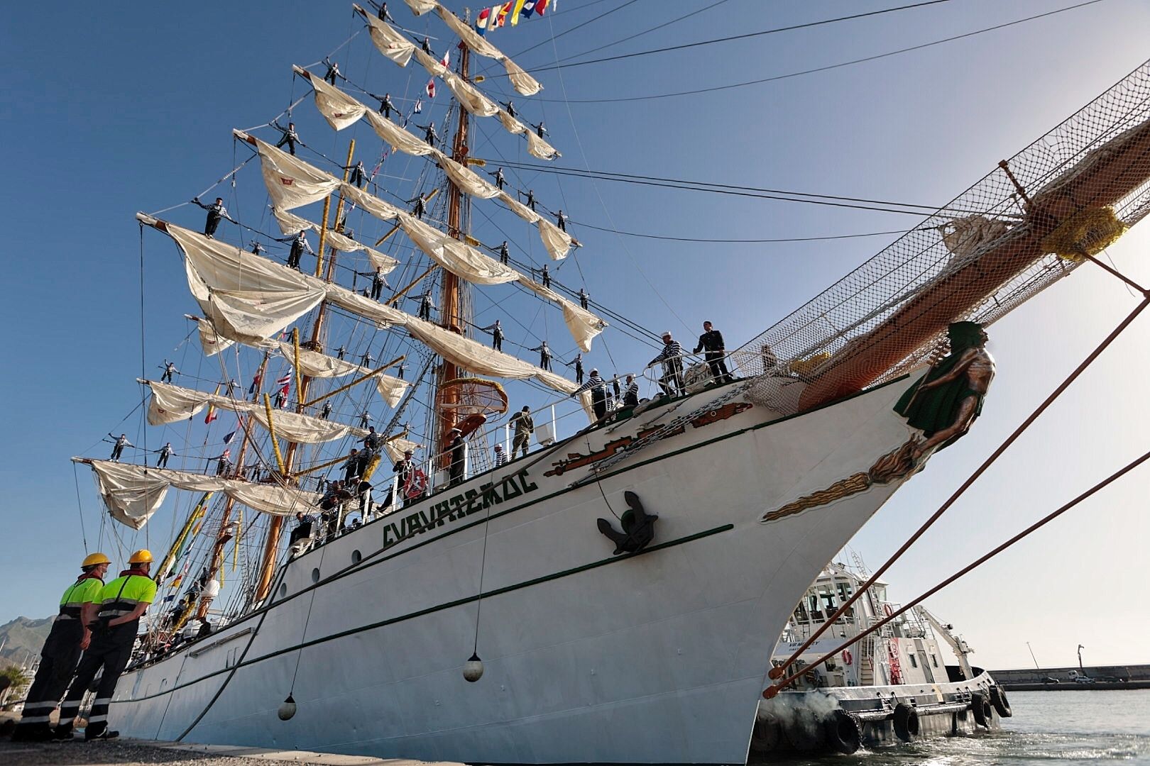 Llegada al Puerto de Santa Cruz del buque escuela mejicano Cuauhtémoc