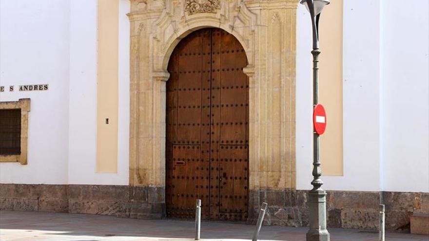 Puerta de la parroquia de San Andrés