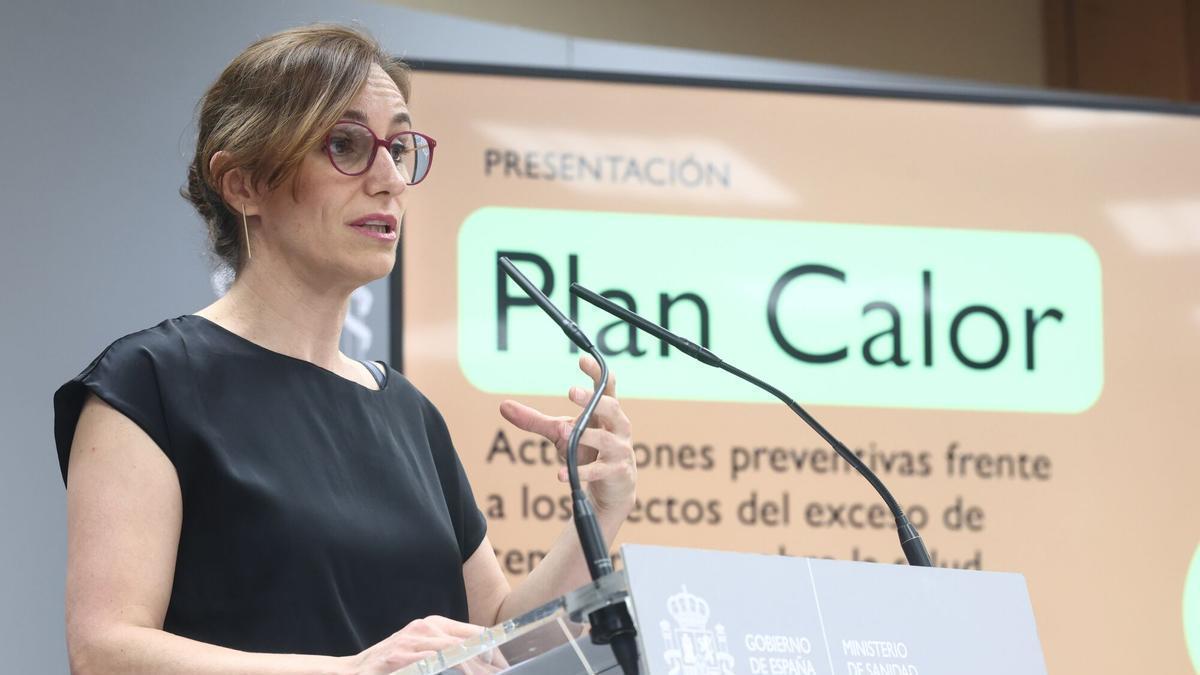 La ministra de Sanidad, Mónica García, durante la presentación del Plan Nacional de actuaciones preventivas de los efectos de los excesos de temperaturas sobre la salud.