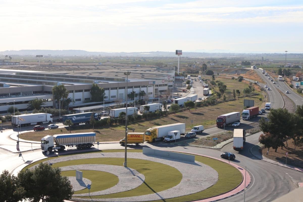 Acceso al polígono El Baló.