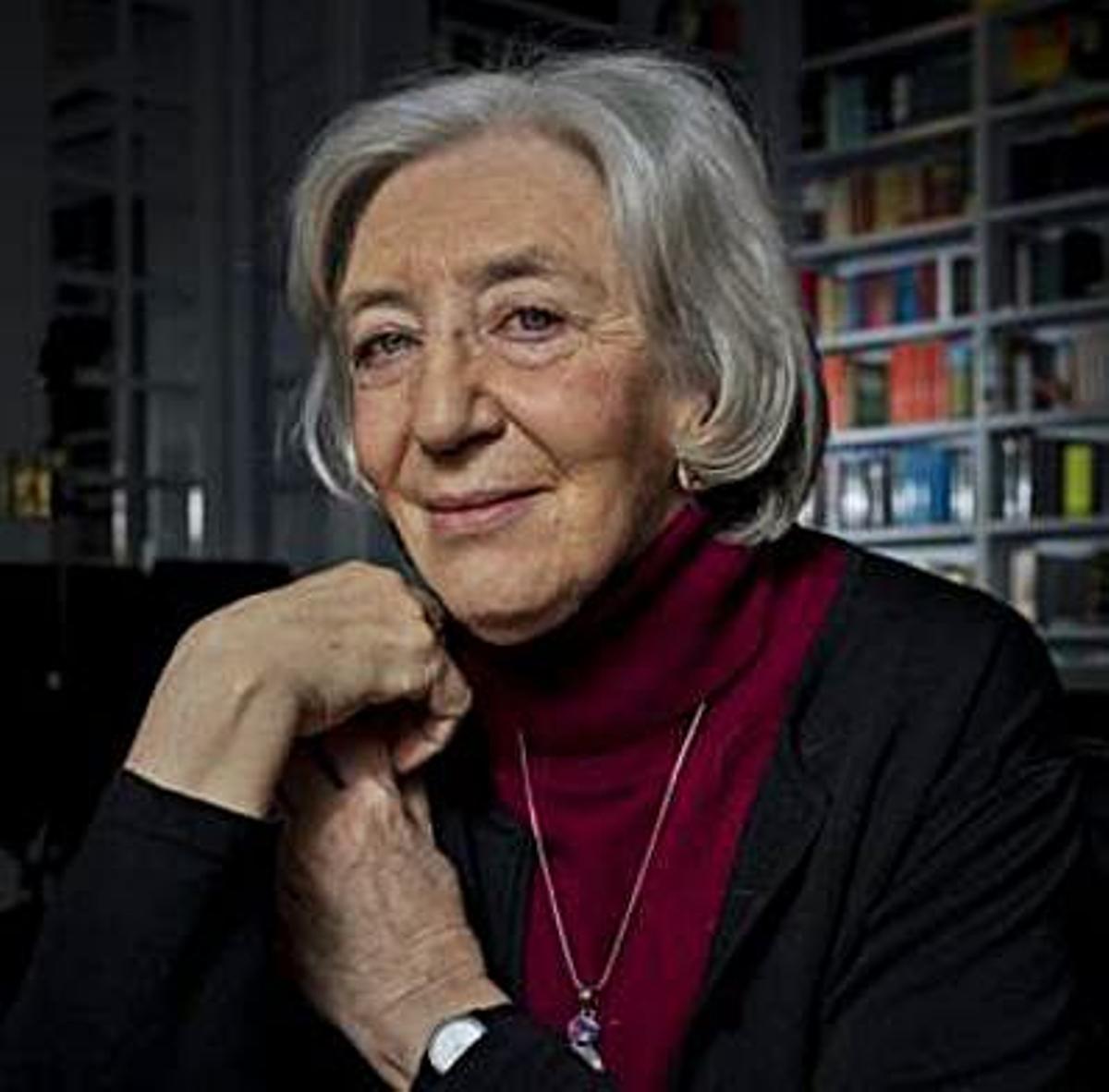 Doce letras con nombre de mujer