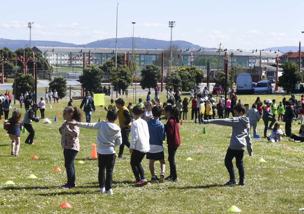 Alumnos del Víctor López Seoane participan en la actividad 'Educación Física na rúa'