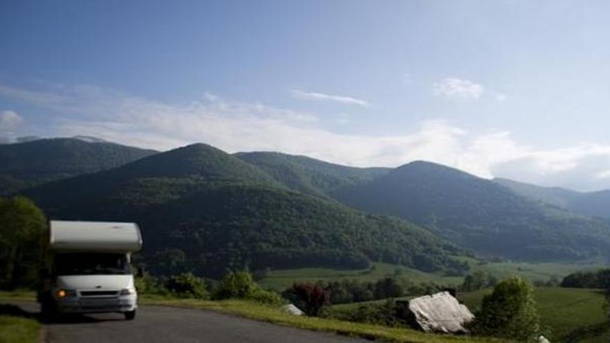 Imagen de la autocaravana con la que han estado viviendo sus aventuras por medio mundo.