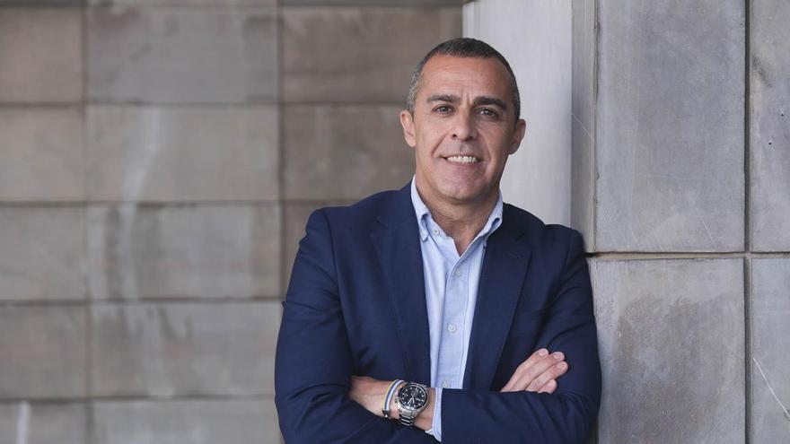 José Montelongo, director de la Escuela de Servicios Sanitarios de Canarias: "La escuela está en pleno proceso de digitalización"
