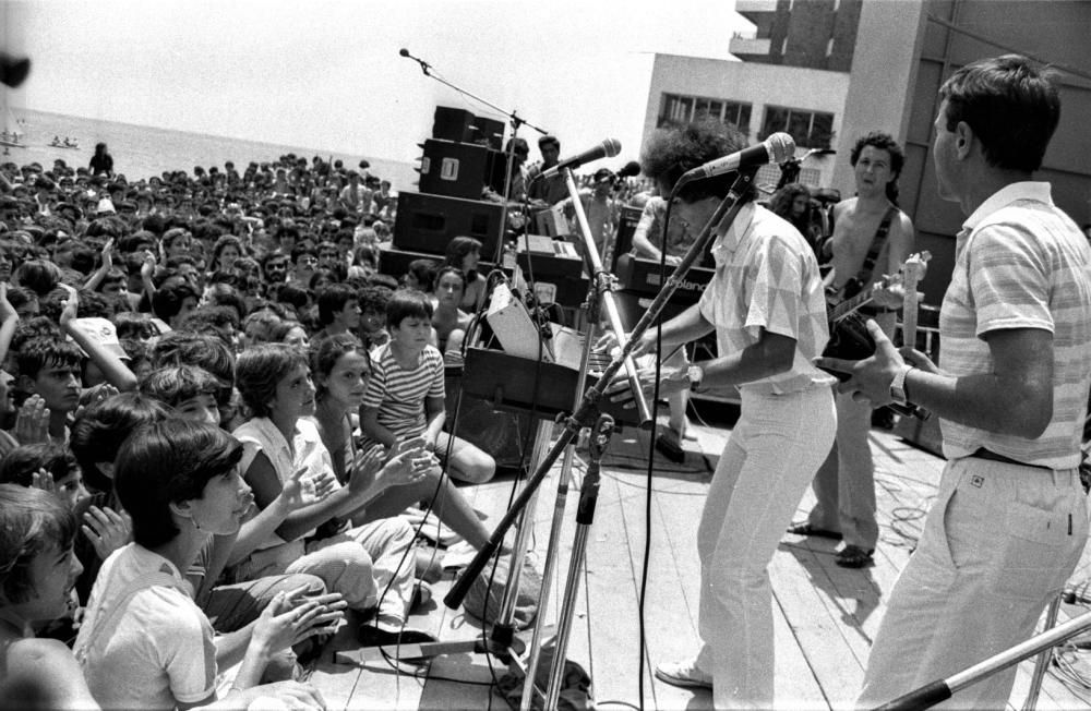 Concierto multitudinario de Mediterráneo en El Postiguet en 1981