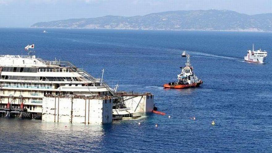 El Costa Concordia parte este miércoles hacia a Génova para su desguace