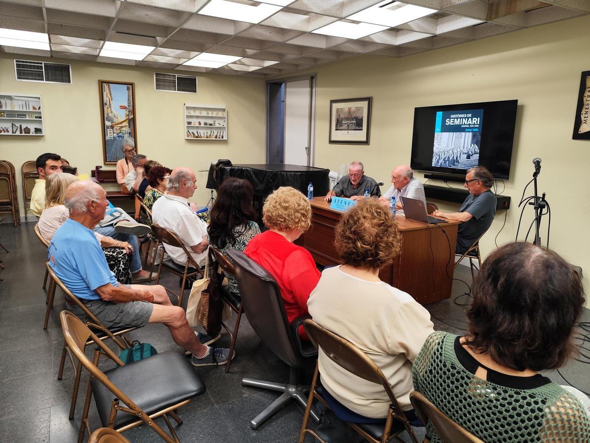 La presentació es va fer als antics jutjats de Figueres, a la seu d'Atenea.