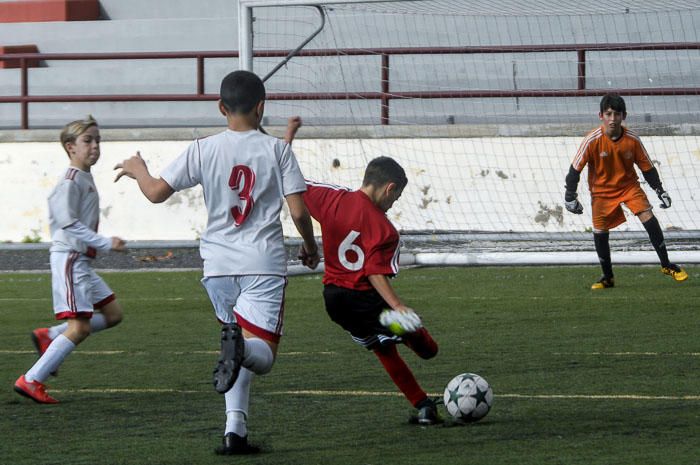 FUTBOL DEPORTE BASE HURACAN VETERANOS DEL PILAR ...