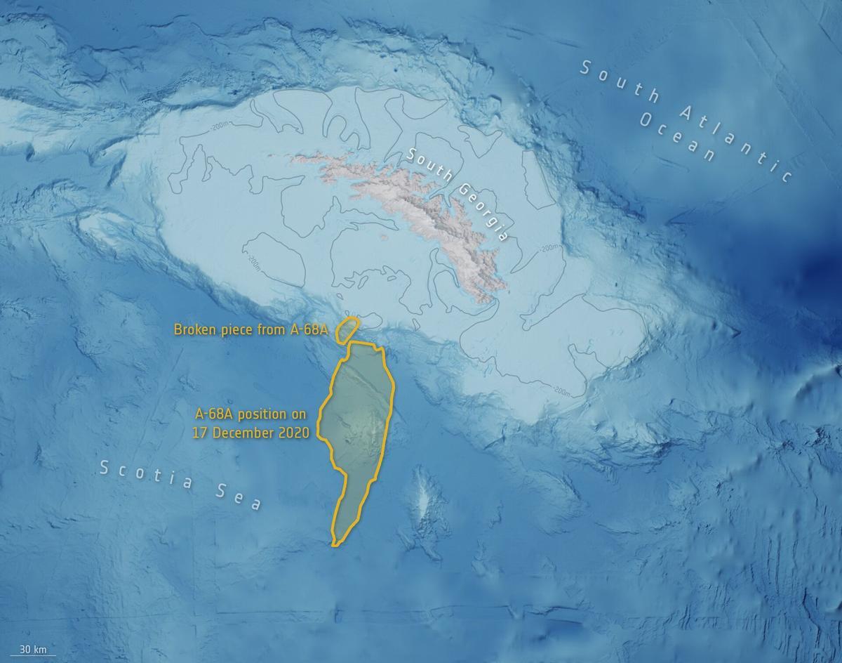 El megaiceberg, acercándose hace un año a la isla Georgia del Sur