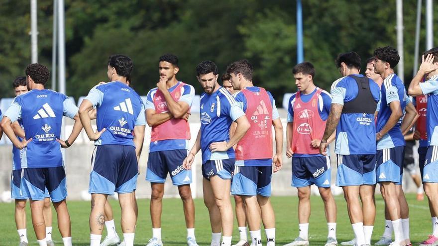 Tres nuevas bajas en el entrenamiento del Real Oviedo, que sigue preparando el amistoso ante el Le Havre