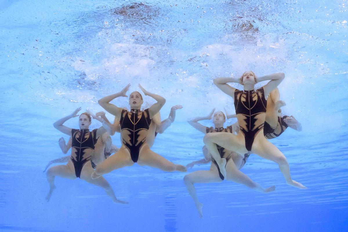 España da el gran salto y regresa con el bronce al Olimpo de natación artística. El equipo español de natación artística se luce en la definitiva rutina acrobática y logra la medalla de bronce, el primer metal en la disciplina desde Londres 2012.