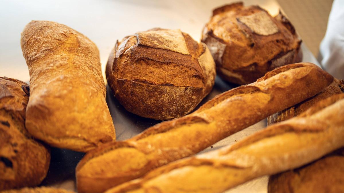 Varios de los panes que elabora Oriol Carrió.