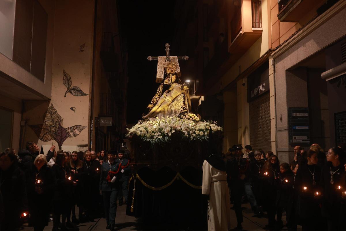 GALERÍA | Las imágenes de los momentos más emotivos de la procesión de Nuestra Madre de las Angustias este Viernes Santo en Zamora