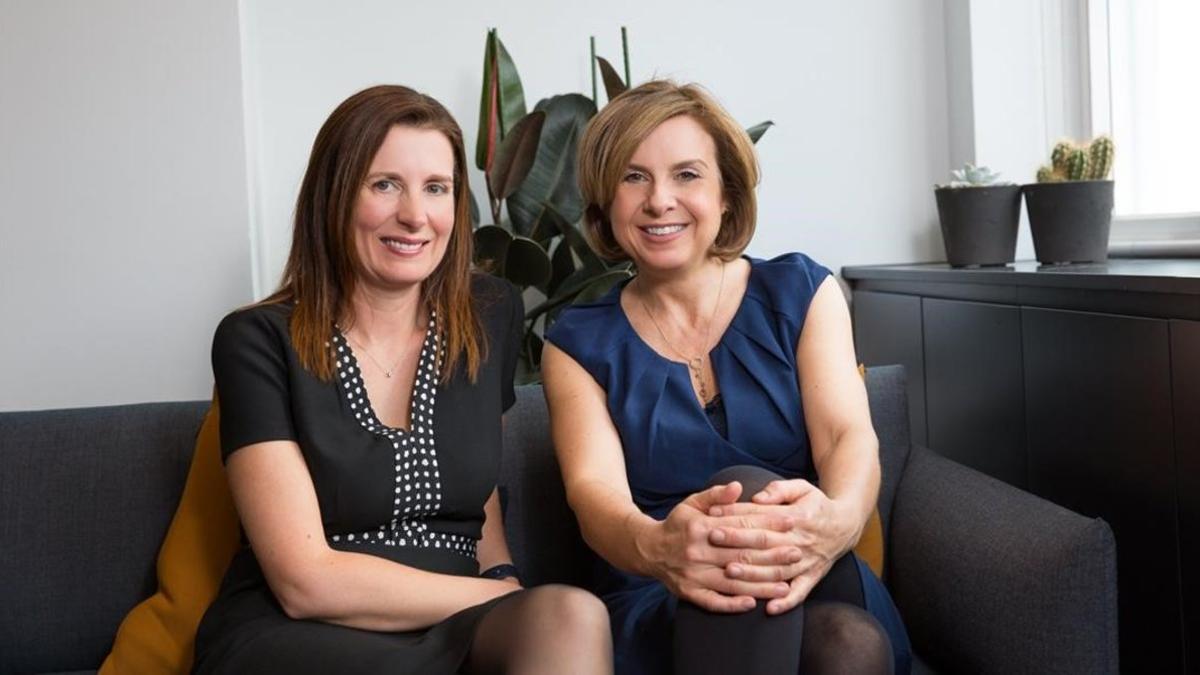 Pip Wilson y Kate Daly, cofundadoras de la startup Amicable.